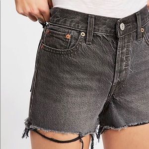 wedgie fit levi’s denim shorts